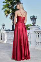 Vestido largo rojo satén con espalda cruzada y cordones, ideal para XV años o bodas