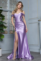 Vestido largo lila satinado con escote corazón y abertura lateral, ideal para XV años o fiestas elegantes