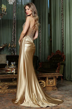 Vestido de gala Adora Design color dorado con corsé joya y falda drapeada.
