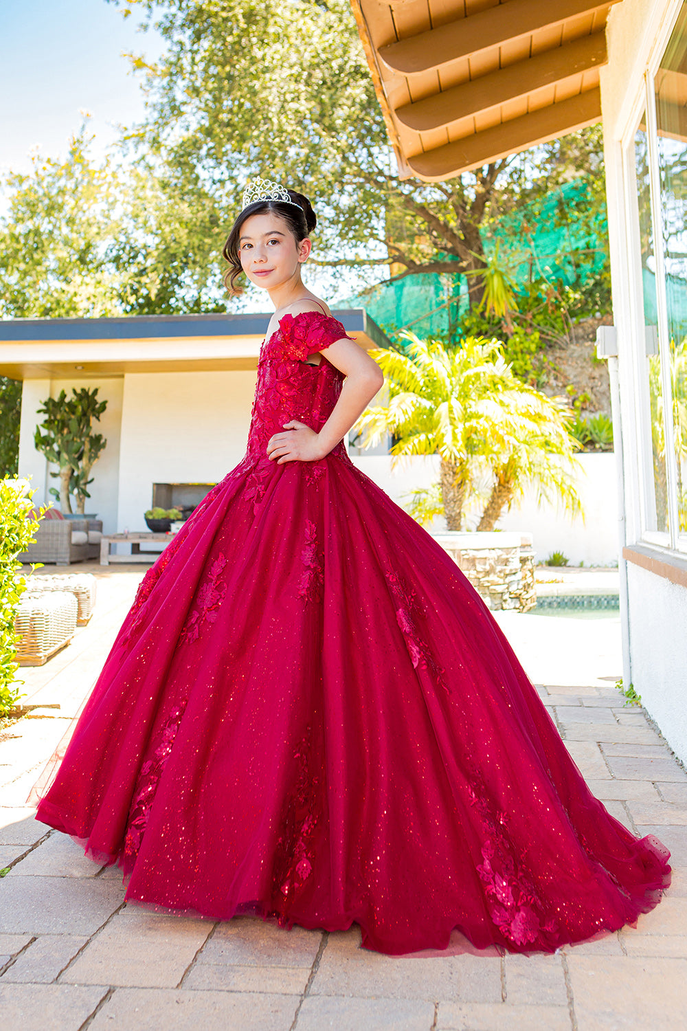 Vestido de Niña y Mini Quinceañera con Flores 3D y Hombros Descubiertos - Cinderella Couture 8045