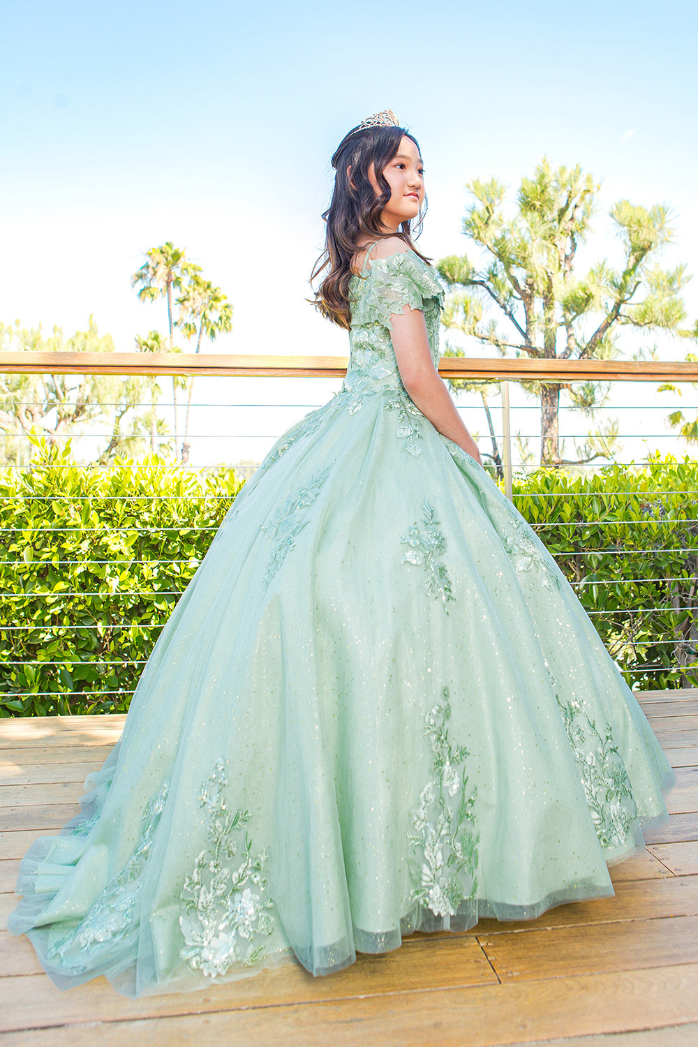 Vestido de Niña y Mini Quinceañera con Flores 3D y Hombros Descubiertos - Cinderella Couture 8045