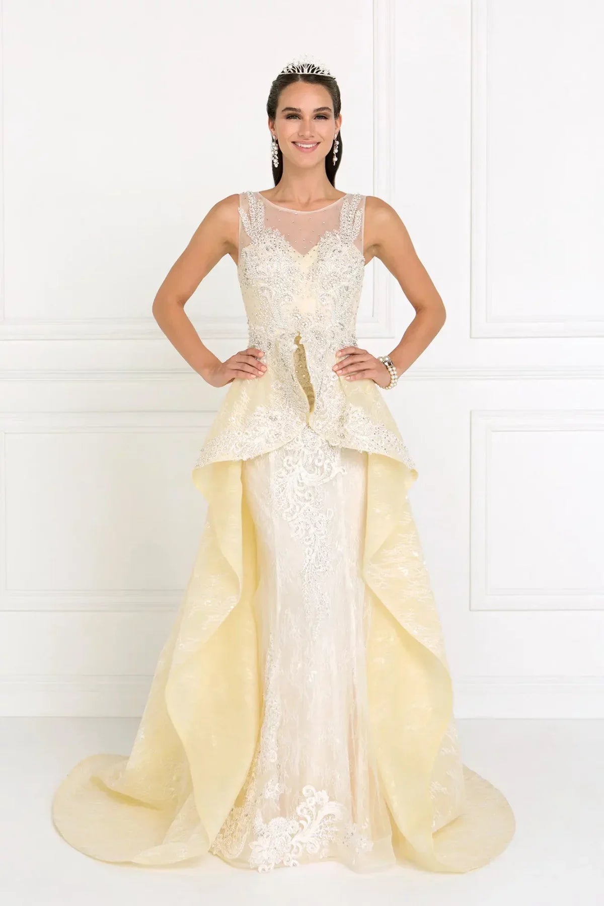 Heart-Shaped Lace Wedding Dress