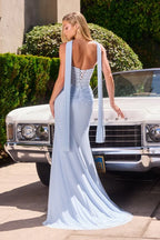 Vestido de fiesta azul claro con espalda descubierta y cintas, ideal para XV años o boda