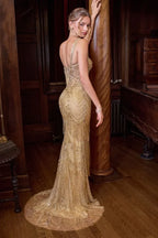 Vestido de fiesta entallado dorado con pedrería y flecos de Andrea & Leo Couture