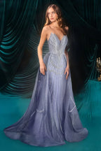 Vestido de fiesta largo en tono lila con detalles brillantes, ideal para XV años o bodas