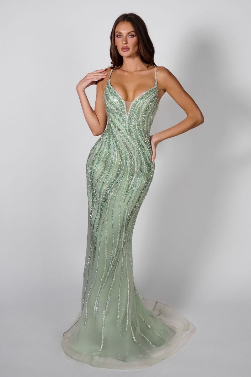 Vestido de Gala Ajustado con Pedrería y Cuello Gargantilla - Ladivine CD719