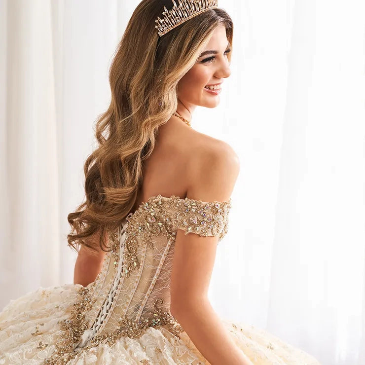 Vestido de Quinceañera con Flores 3D, Corsé y Capa - Princesa by Ariana Vara PR30177