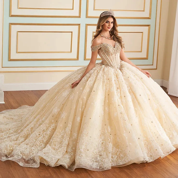 Vestido de Quinceañera con Flores 3D, Corsé y Capa - Princesa by Ariana Vara PR30177