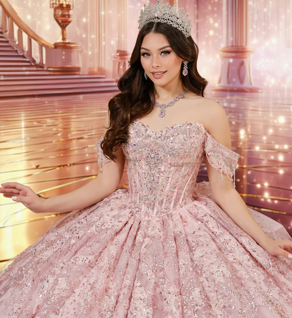Vestido de Quinceañera con Efecto Hielo y Cola Extralarga - Princesa by Ariana Vara PR30251
