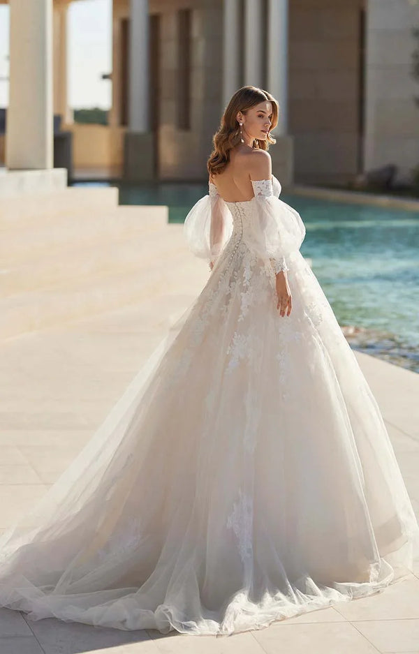 Rosa Clará Wedding Dress – Vesiree Model with Tulle Sleeves and Floral Lace