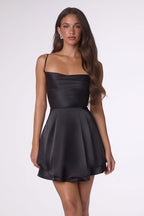 Vestido Elegante Corto En Satinado - Amoris T616