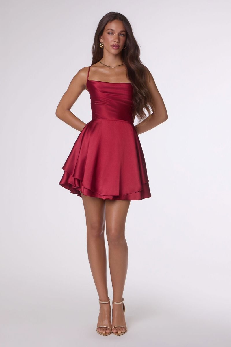 Vestido Elegante Corto En Satinado - Amoris T616
